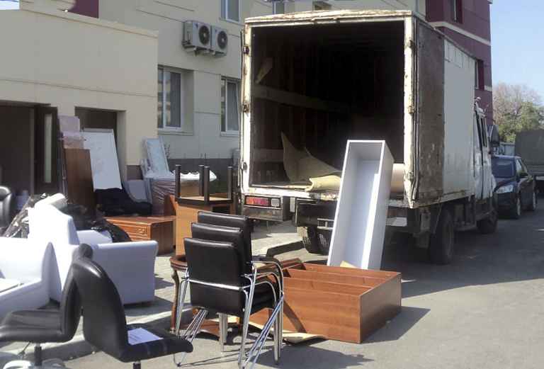 Заказать отдельную машину для перевозки мебели : Домашние вещи из Челябинска в Звенигород