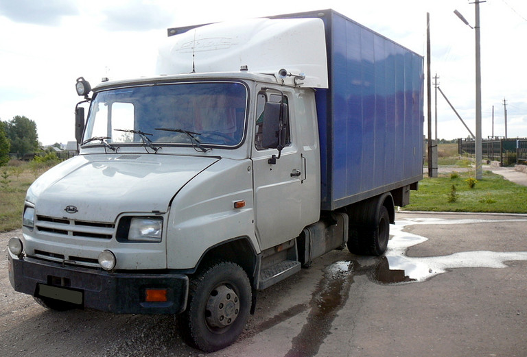 Заказать грузовой автомобиль для доставки мебели : Личные вещи из Сочи в Москву