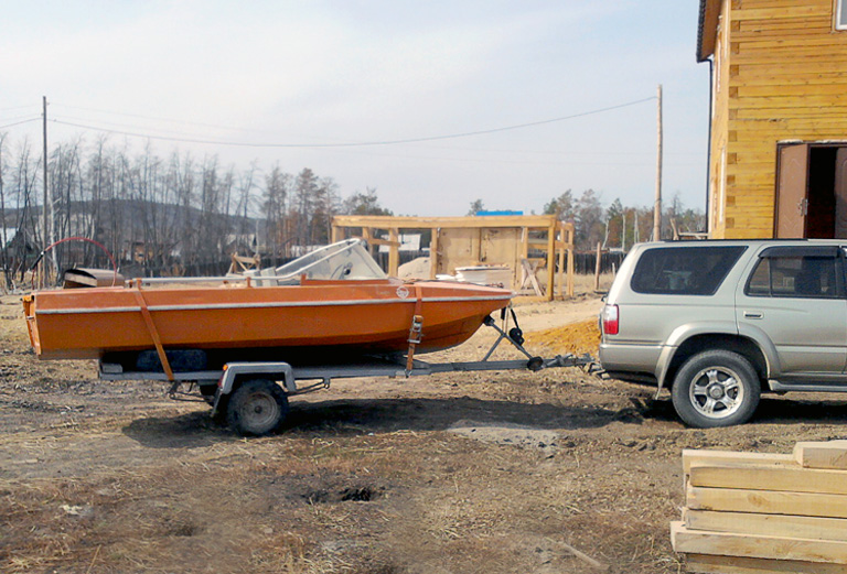 Транспортировка лодки на прицепе из м.к.р. Соколовки в Красноярского района