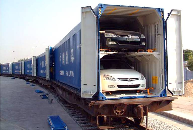 Железнодорожная перевозка автомобиля сеткой из Омска в Когалыма
