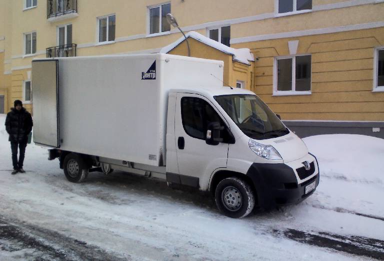 Недорогая перевозка дивана из Москва в Москва